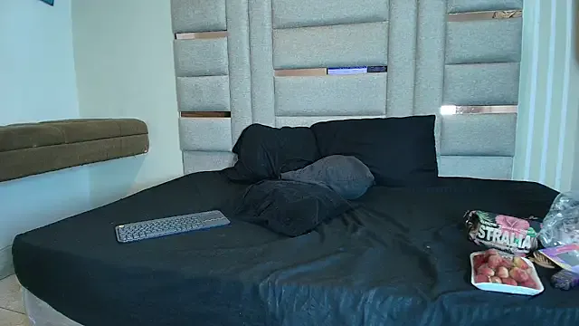 LittlePeach_ — finger ass