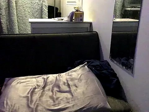 littyleesh1 on StripChat 