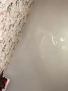 Lola_Hale on StripChat 