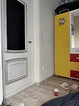 Lola_Hale on StripChat 