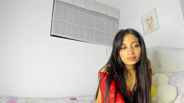 Check out Loren_parissi, she wants to masturbate for you Loren_parissi from StripChat