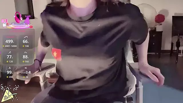 lulu404 on StripChat 