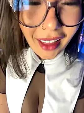 LylaLee111 from StripChat