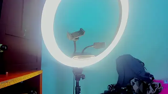 maddy02_02 — Look my sexy feet 