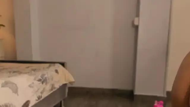 Freechat Madie__collins on StripChat