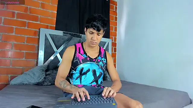 MaelSebasAndRobert1 on StripChat