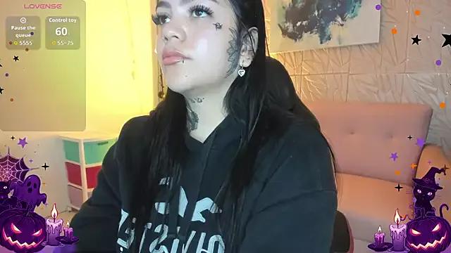 Freechat MAGIC_TESSA on StripChat