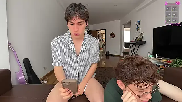 Freechat mapleg on StripChat