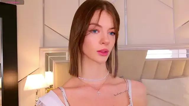 MeganMour from StripChat