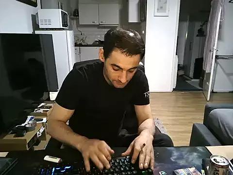 Freechat mihaimichael on StripChat