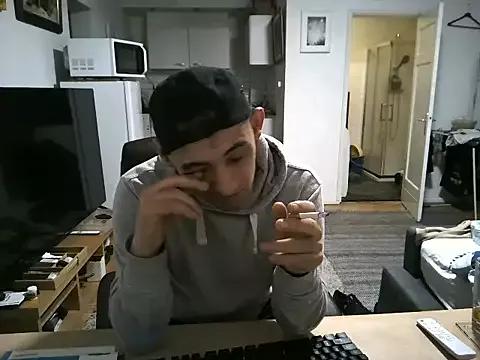 Freechat mihaimichael on StripChat