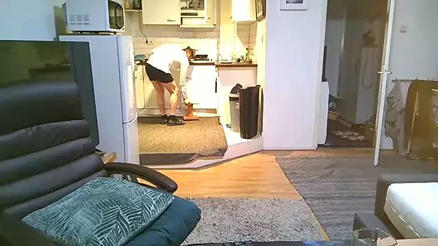 Freechat mihaimichael on StripChat