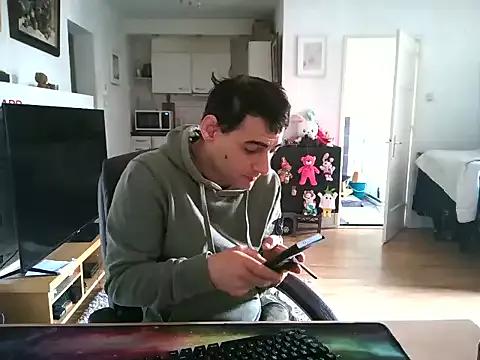 Freechat mihaimichael on StripChat