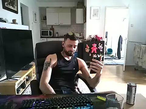 Freechat mihaimichael on StripChat