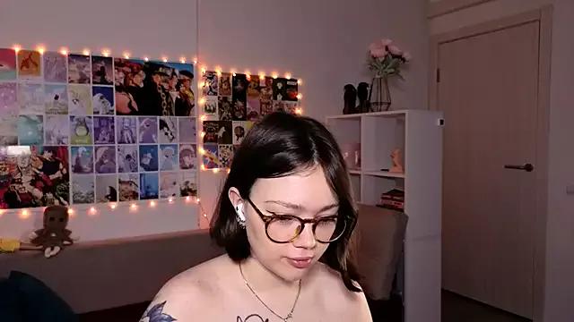 MilenaSaint on StripChat 