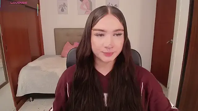 Miley_Baker on StripChat