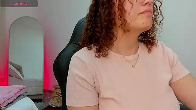Missbrave1 on StripChat 