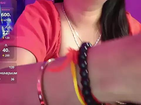 Freechat Mitikaa on StripChat