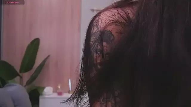 Molly_Jons on StripChat 