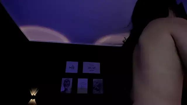 Freechat Natti_london on StripChat