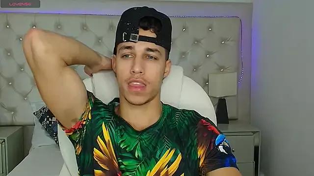 Freechat orionblaze69_ on StripChat