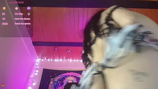 pocahonta89 on StripChat 