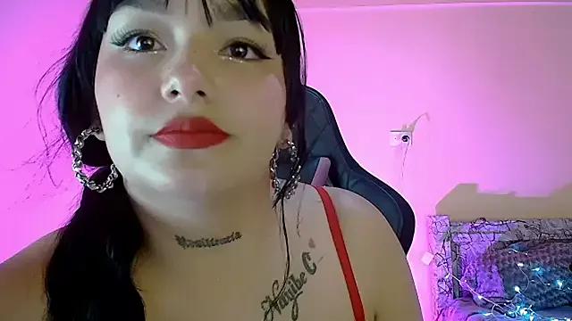 pocahonta89 on StripChat 
