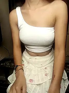 poojaji690 on StripChat 