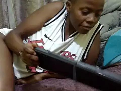 QUEEN-LIZ on StripChat 