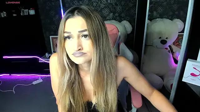 Queen_baby on StripChat 