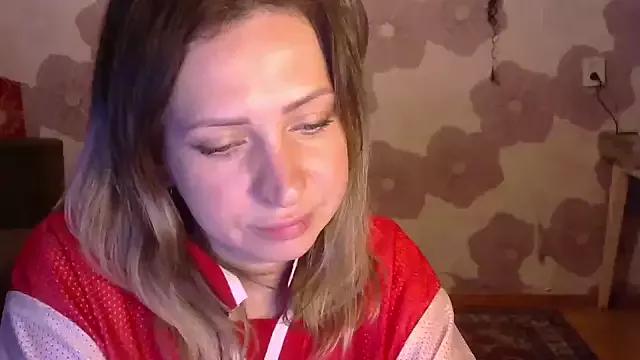 Queen_Daenerys on StripChat