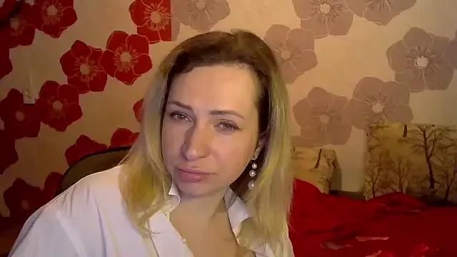 Queen_Daenerys on StripChat 