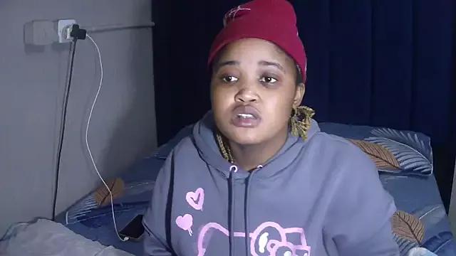 QUEENSHYNESS on StripChat 