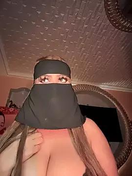 Naked Queentaraf999 wants you to fuck their body now Queentaraf999 from StripChat