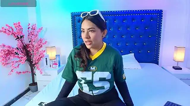 Freechat Rousse_land on StripChat