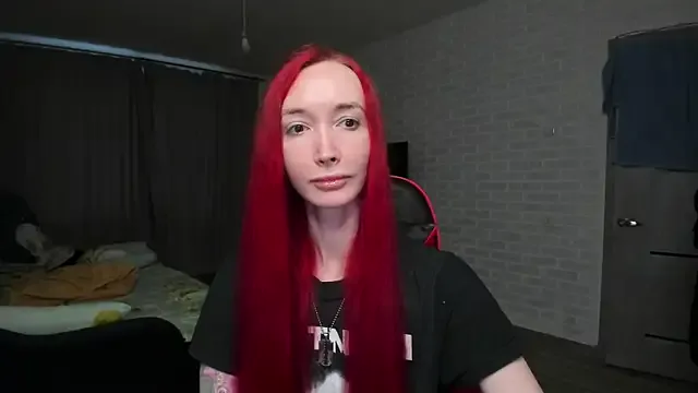 Roxy_Silver on StripChat