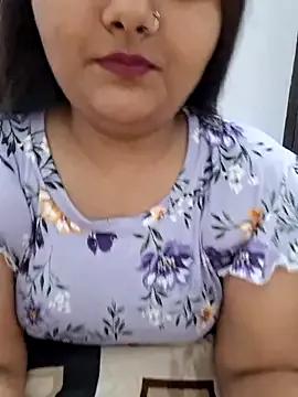 Hot Saffroncutie wants you to fuck her body now Saffroncutie from StripChat