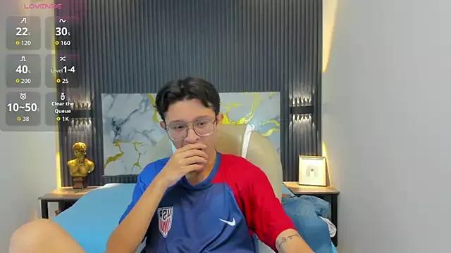 SantiagoRusso18 from StripChat