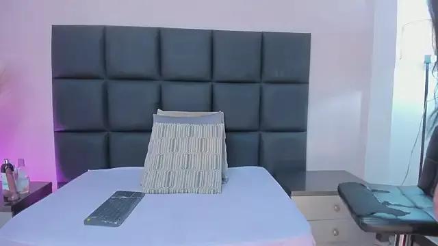 SeleneLujan on StripChat 