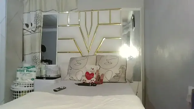 SexyyNana — Plz help me buy a phone