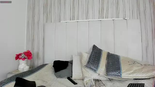 Freechat Strella_ferrera on StripChat