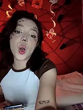 Admire StripChat's Summi10 summi10 from StripChat