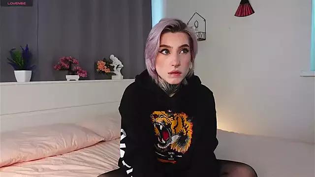 SunnEllsey on StripChat 