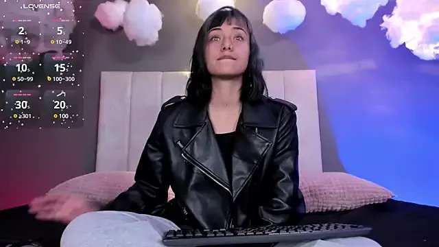 tati_cardenas on StripChat 