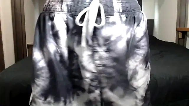 ThickD2C — VERBAL CLOSE UP CUMSHOT W/DISPLAY