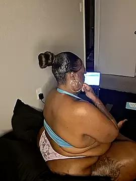Hot Thickkemzz41 wants you to fuck her body now Thickkemzz41 from StripChat