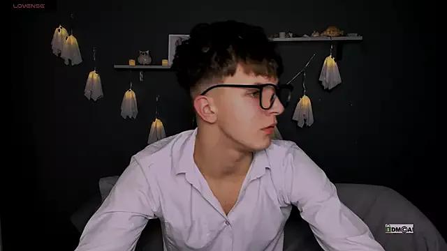 Join StripChat's Travis_wolf_ travis_wolf_ from StripChat