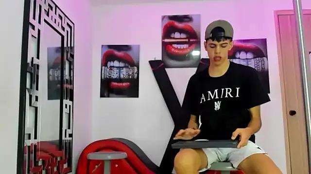 Explore StripChat's TWINKS_FRIENDS TWINKS_FRIENDS from StripChat