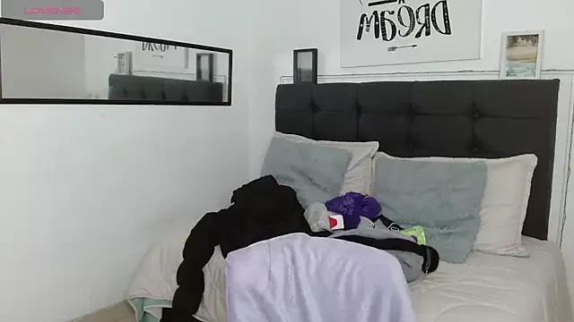 Discover dirty camslut Vaness_weet vaness_weet from StripChat