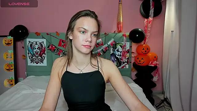 Join gorgeous camwhore Vickie_Smith Vickie_Smith from StripChat